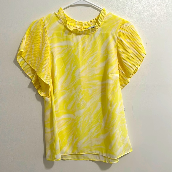 Nine West Tops - NWT Nine West Yellow White Pleated Flutter Sleeves Blouse Women Medium